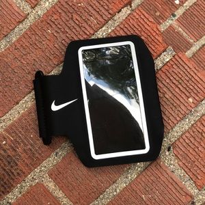 Nike arm band